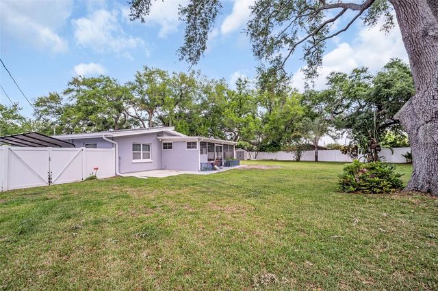 2796 FOREST PARKWAY S, Largo, FL 33771