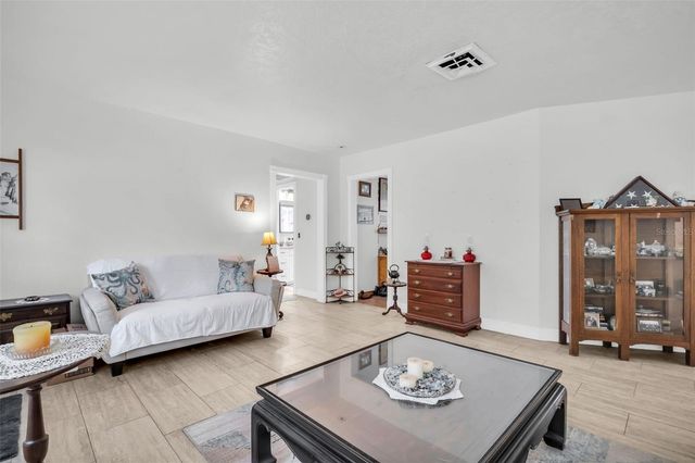 2796 FOREST PARKWAY S, Largo, FL 33771