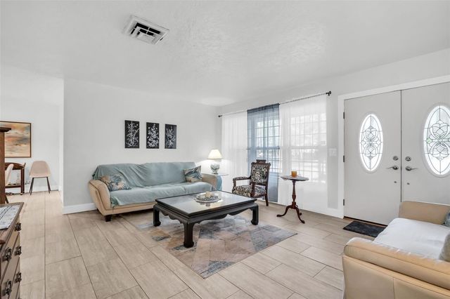 2796 FOREST PARKWAY S, Largo, FL 33771