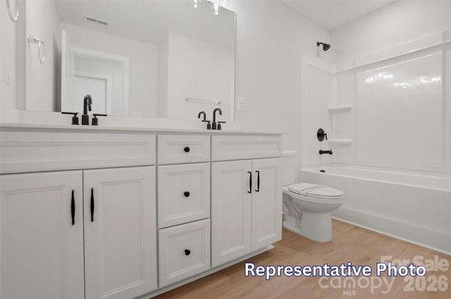 8422 Acadia Parkway, Sherrills Ford, NC 28673