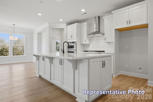 8422 Acadia Parkway, Sherrills Ford, NC 28673