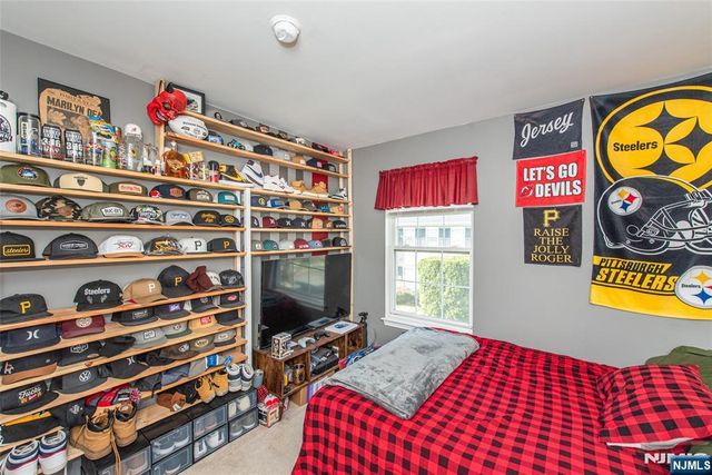 1060 Chedworth Circle, Mahwah, NJ 07430