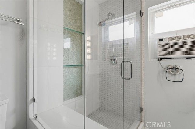 23440 Collins Street, Woodland Hills (los Angeles), CA 91367