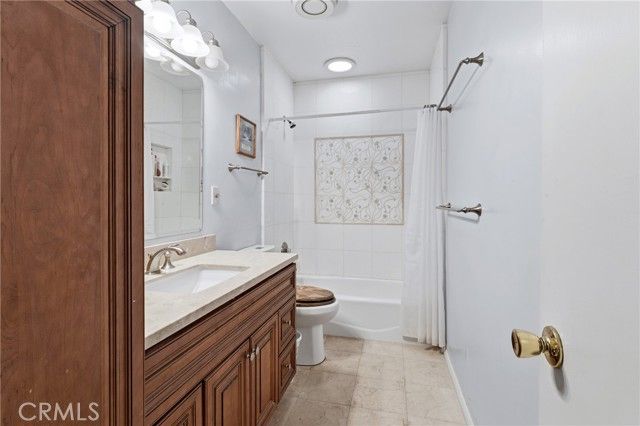 23440 Collins Street, Woodland Hills (los Angeles), CA 91367