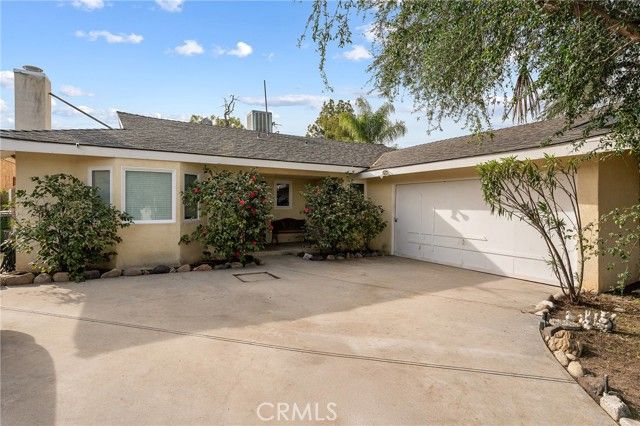 23440 Collins Street, Woodland Hills (los Angeles), CA 91367