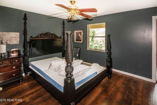 161 Strutt St, Oliver Springs, TN 37840