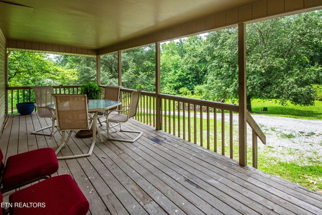 161 Strutt St, Oliver Springs, TN 37840