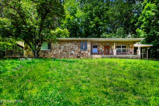 161 Strutt St, Oliver Springs, TN 37840