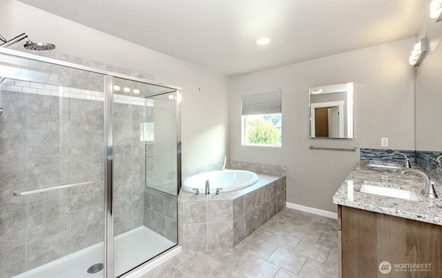 2126 SW 344th Court, Federal Way, WA 98023