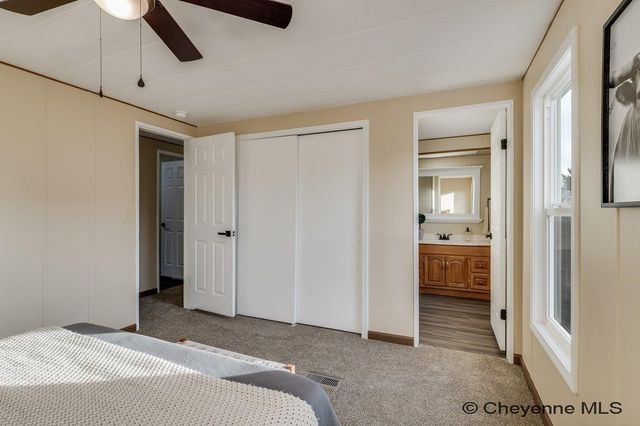 2400 HELEN AVE, Cheyenne, WY 82009