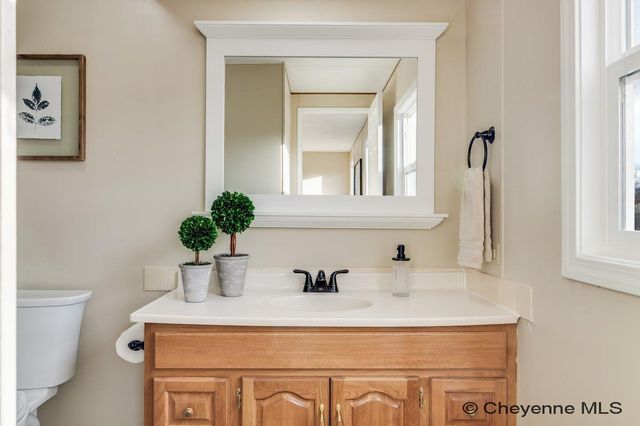 2400 HELEN AVE, Cheyenne, WY 82009