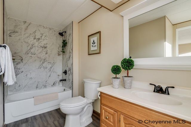 2400 HELEN AVE, Cheyenne, WY 82009