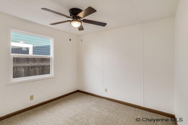 2400 HELEN AVE, Cheyenne, WY 82009