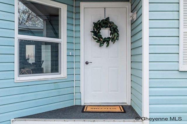 2400 HELEN AVE, Cheyenne, WY 82009