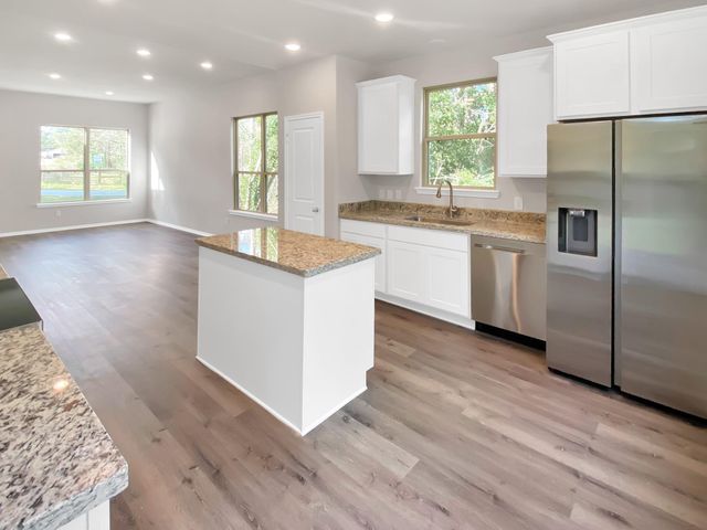 405 Mohawk Drive, Conroe, TX 77316