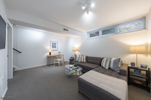 777 Springfield Ave 1, Summit City, NJ 07901