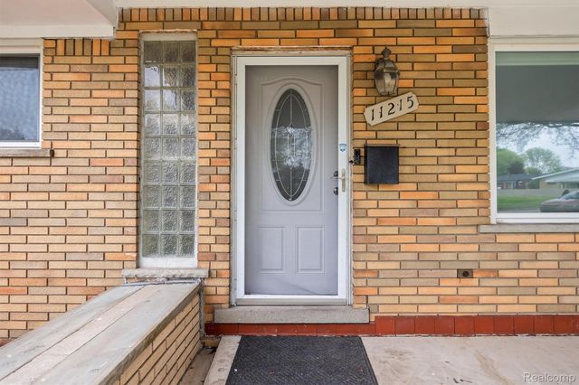 11215 Chippewa Drive, Warren, MI 48093