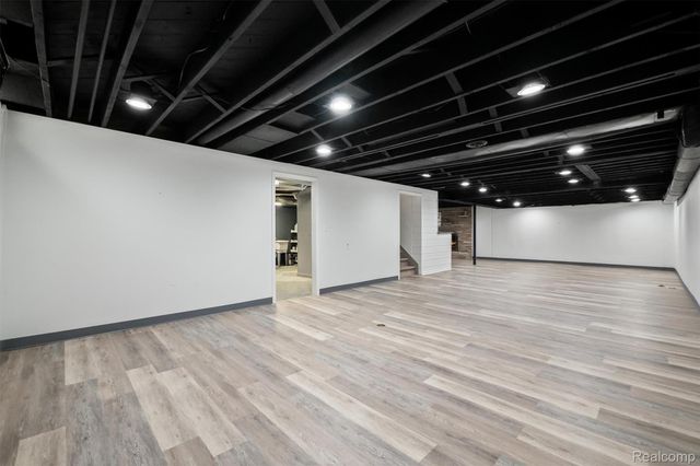 11215 Chippewa Drive, Warren, MI 48093
