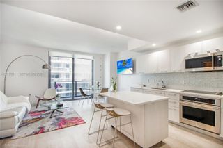 55 SW 9th St 3802, Miami, FL 33130