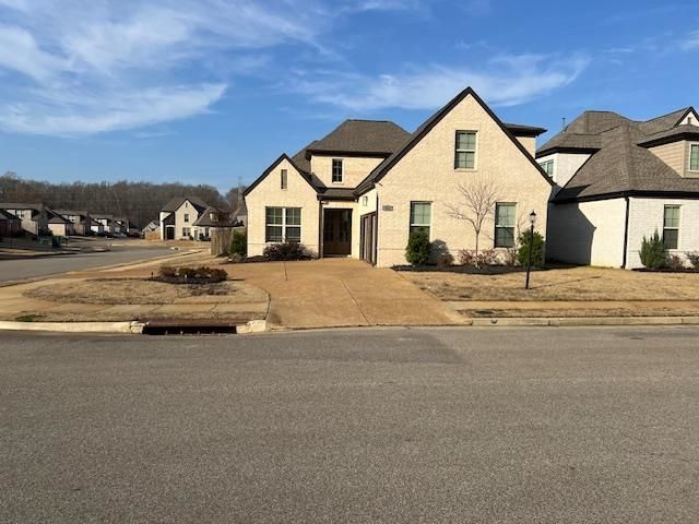 565 HOLDEN DR E, Cordova, TN 38018