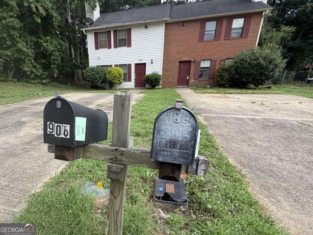 906 Silverwood Drive, Atlanta, GA 30349