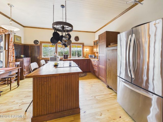 1022 S River Drive, Arnaudville, LA 70512