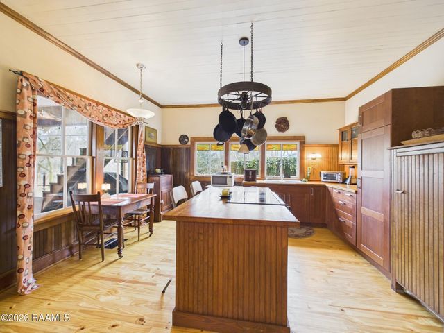 1022 S River Drive, Arnaudville, LA 70512