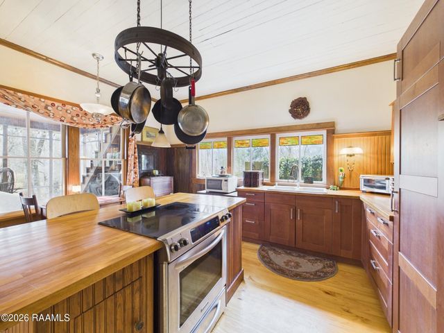 1022 S River Drive, Arnaudville, LA 70512