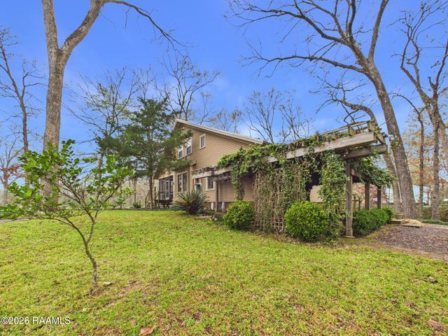 1022 S River Drive, Arnaudville, LA 70512