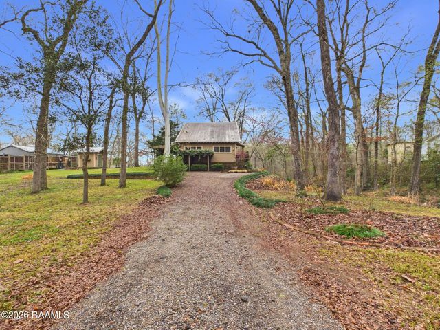 1022 S River Drive, Arnaudville, LA 70512