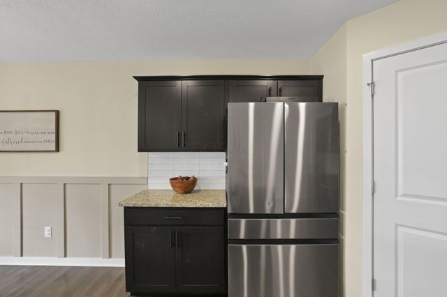 415 St James Gate, Newark, OH 43055