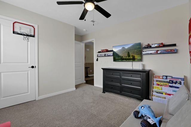 415 St James Gate, Newark, OH 43055