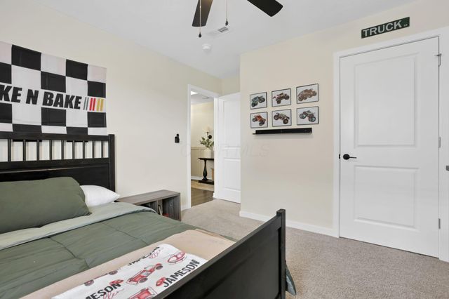 415 St James Gate, Newark, OH 43055