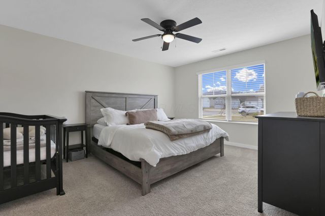 415 St James Gate, Newark, OH 43055