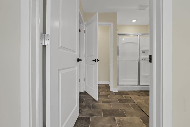 415 St James Gate, Newark, OH 43055