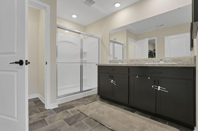 415 St James Gate, Newark, OH 43055