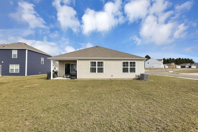 415 St James Gate, Newark, OH 43055