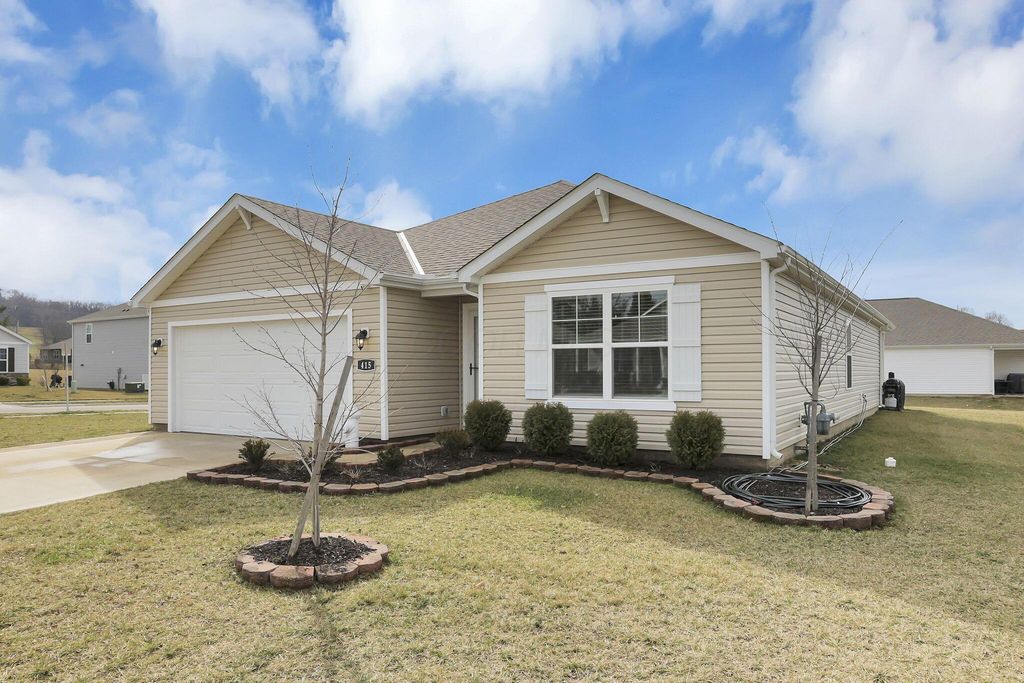 415 St James Gate, Newark, OH 43055