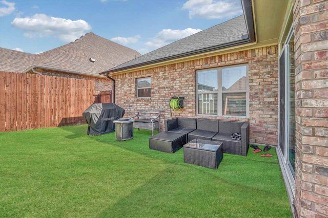 6813 SW Oakley Ave, Lawton, OK 73505