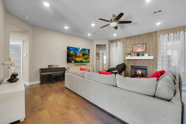 6813 SW Oakley Ave, Lawton, OK 73505