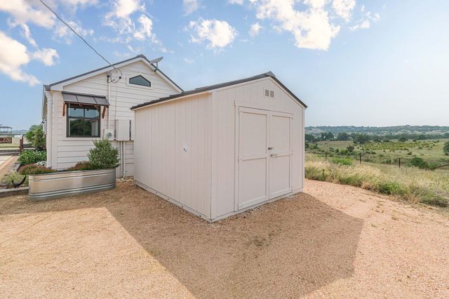 770 Stanton RD, Johnson City, TX 78636