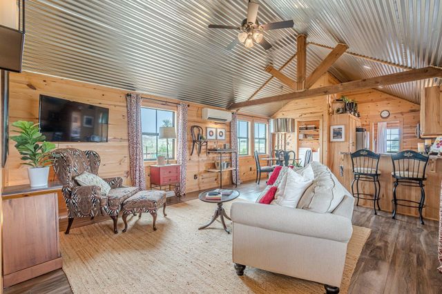 770 Stanton RD, Johnson City, TX 78636