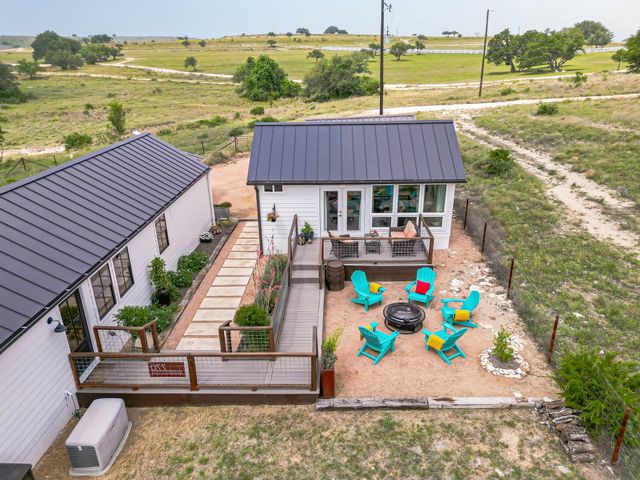 770 Stanton RD, Johnson City, TX 78636