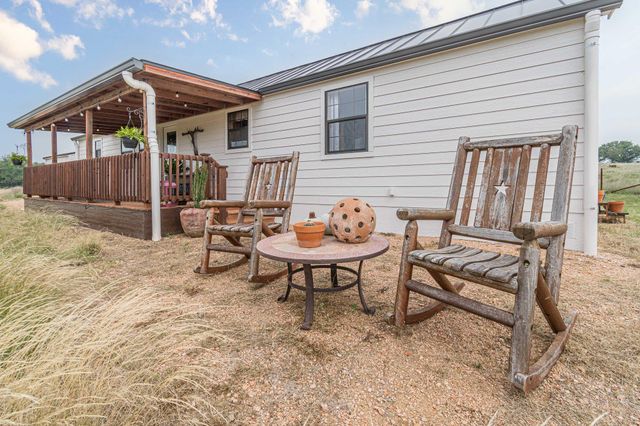 770 Stanton RD, Johnson City, TX 78636
