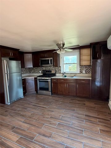 133 Elm Street 2nd Floor, Valley Stream, NY 11580