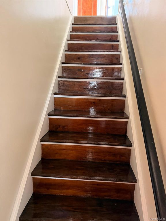 133 Elm Street 2nd Floor, Valley Stream, NY 11580