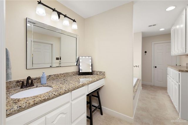 1401 Shay Lane, Edinburg, TX 78539