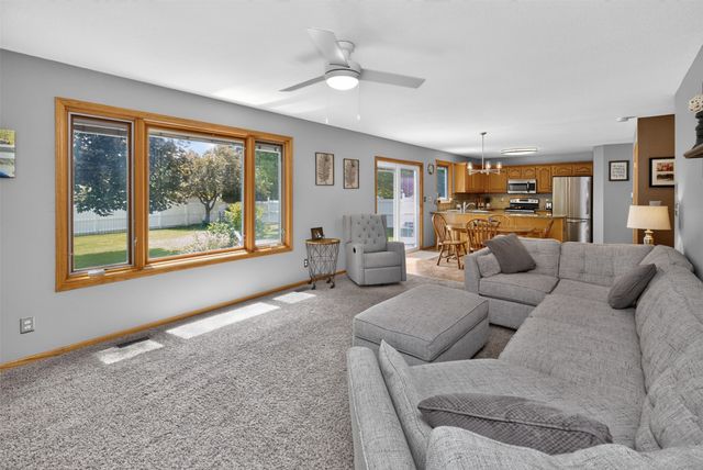 9392 Lake Drive, West Des Moines, IA 50266