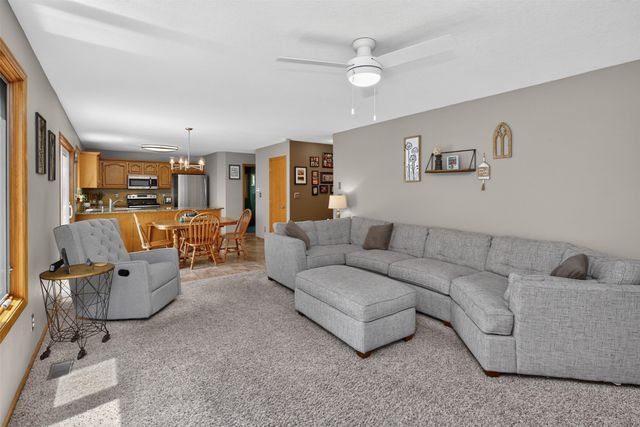 9392 Lake Drive, West Des Moines, IA 50266