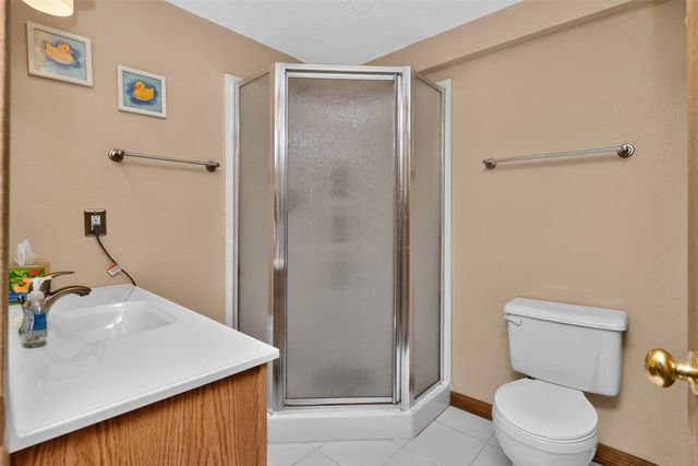 9392 Lake Drive, West Des Moines, IA 50266